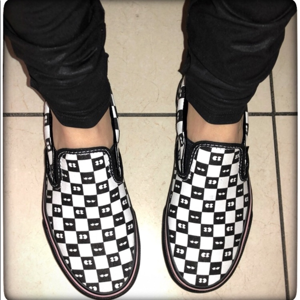 2018 Limited Collab Lazy Oaf x Vans Like New